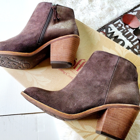 Sofft Tilton Dark Brown Two Tone Booties - Picture 16 of 16